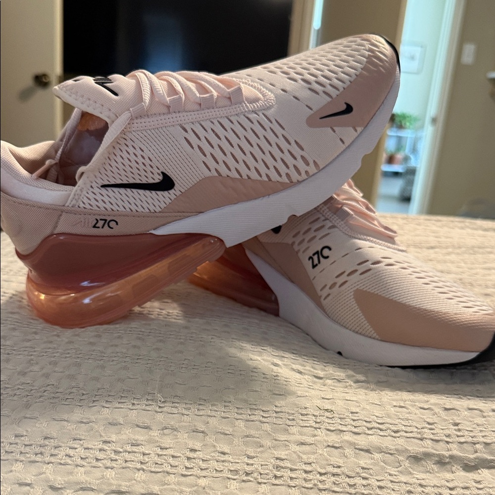 Nike Air Max 270 Women's Light Pink/White Sneakers